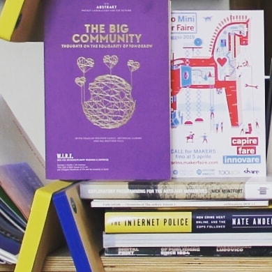 Our little selection of #summer readings 📚⛱
(with a coded message)
.
The Big Community/ ABSTRACKT
www.thewire.ch
.
*
e s
*
.
@tomakerfaire 
#stories
#storytelling
#summer
#design
#scifi
#designfiction